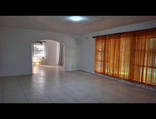 5 BEDROOM PROPERTY TO RENT IN SONEIKE